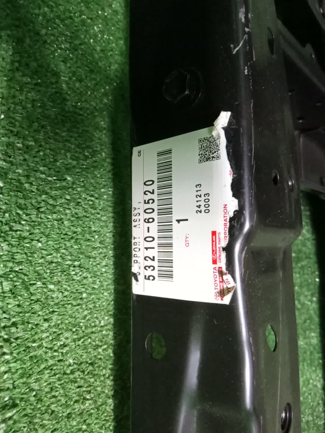 Рамка радиатора TOYOTA LAND CRUISER HZJ71 53210-60520 5 ракурс