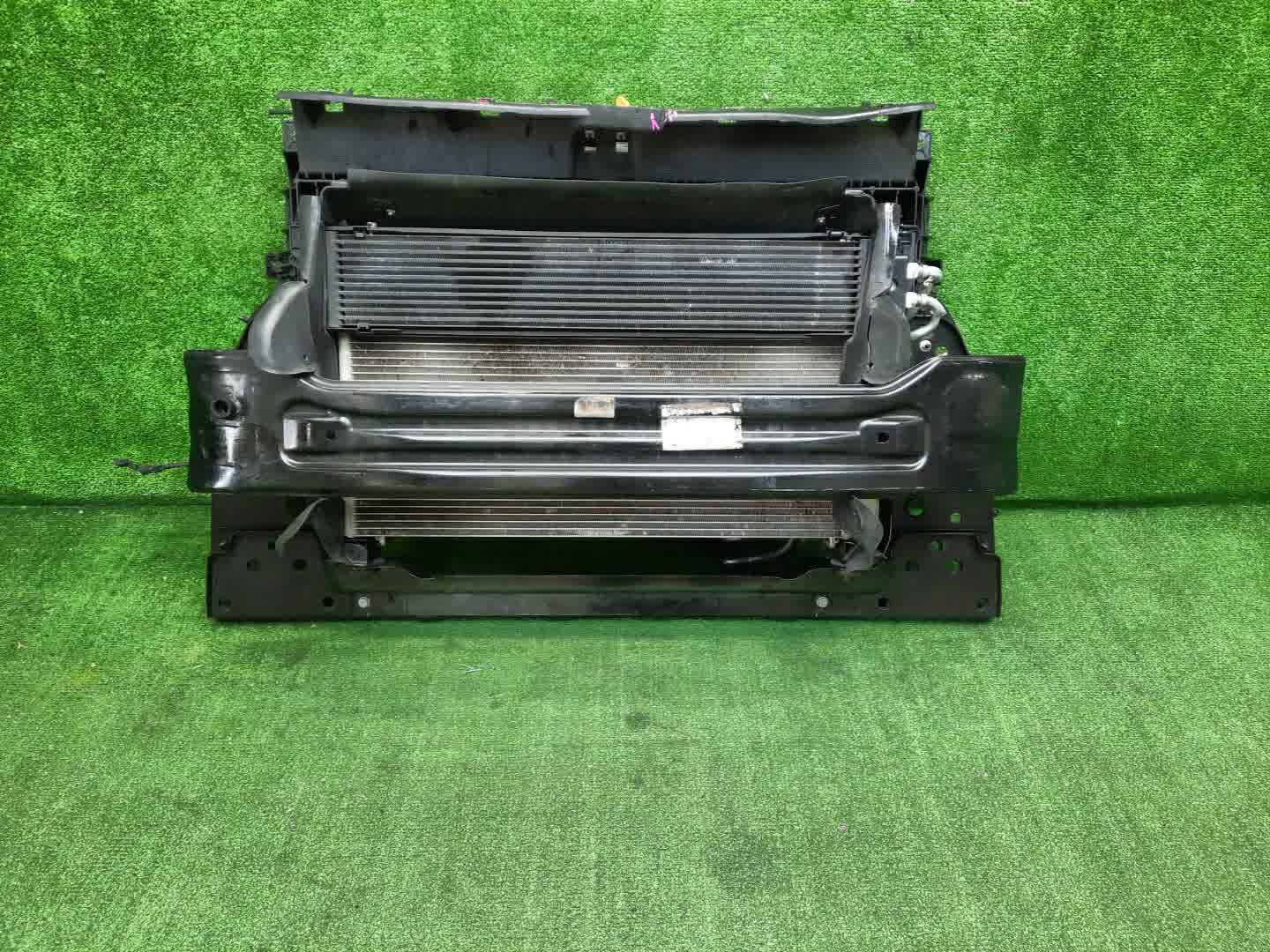 Рамка радиатора JEEP RENEGADE BU 0238 1 ракурс