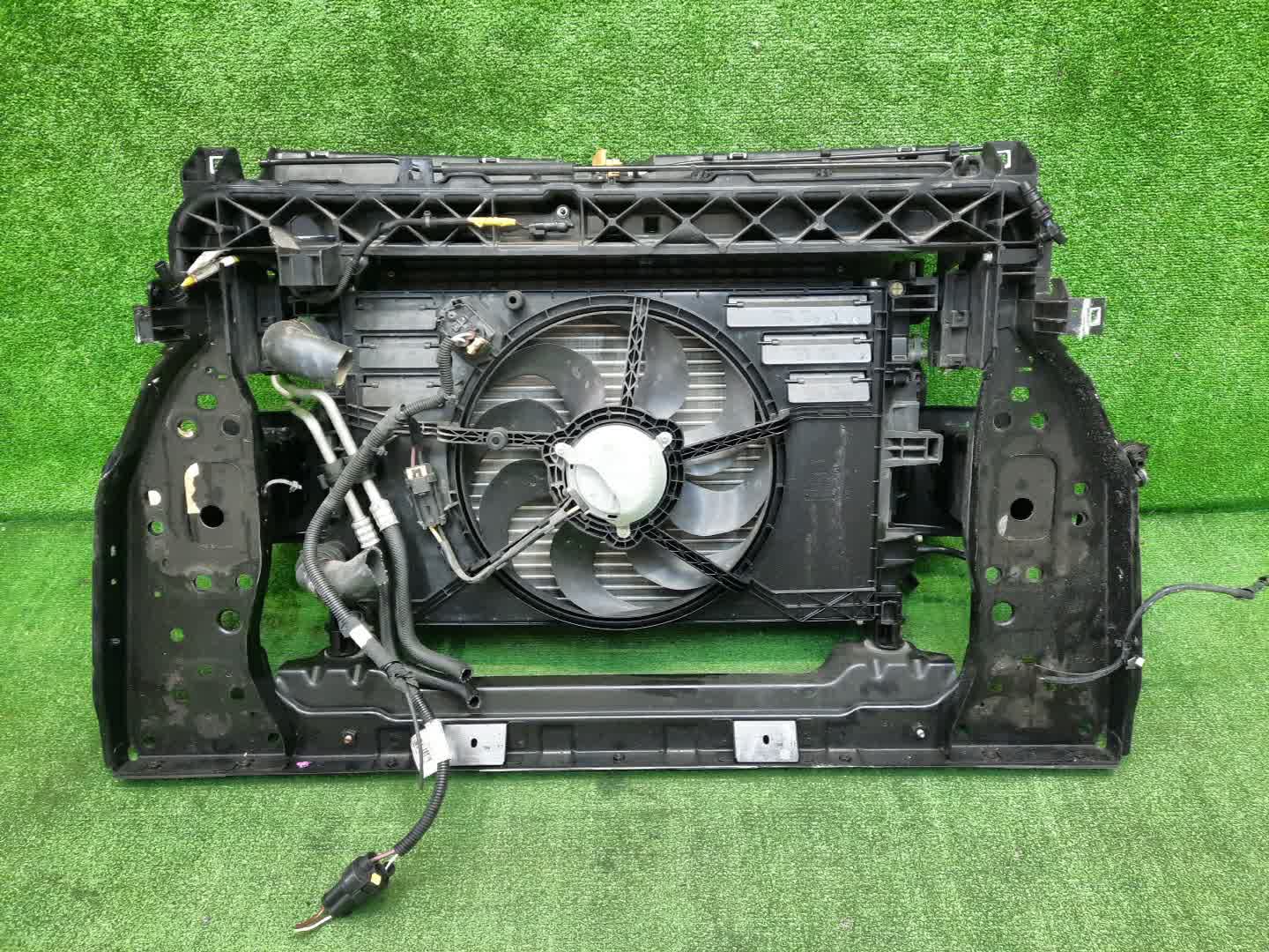 Рамка радиатора JEEP RENEGADE BU 0238 3 ракурс