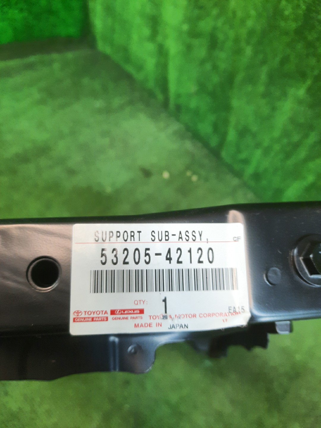 Рамка радиатора TOYOTA RAV4 ASA42 53205-42120 3 ракурс
