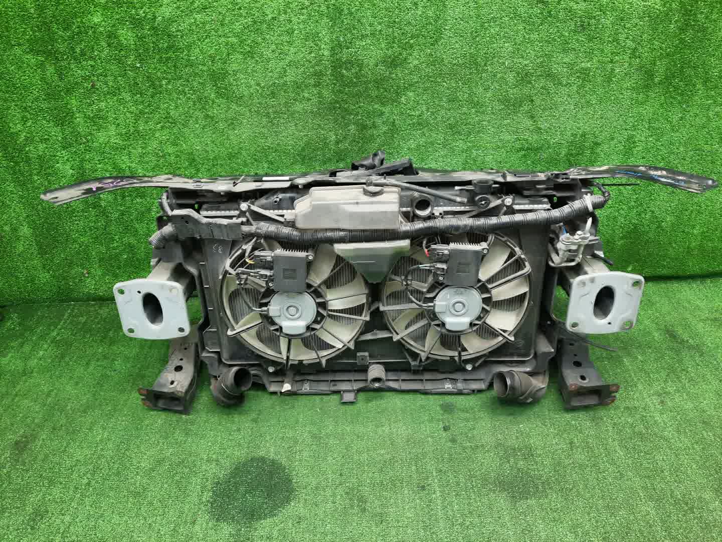 Рамка радиатора MAZDA ATENZA, 6 GJ5FW, GJEFW, GJ2FW SH-VPTR 0251 2 ракурс Рамка радиатора MAZDA ATENZA, 6 GJ5FW, GJEFW, GJ2FW SH-VPTR 0251 2 ракурс
