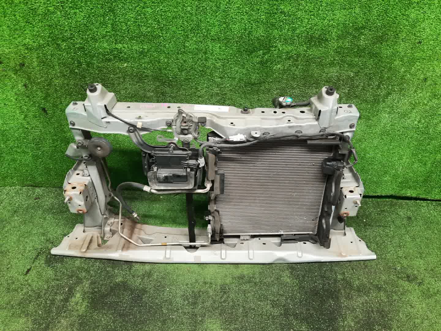 Рамка радиатора TOYOTA TANK M900A 1KR-FE 0278 1 ракурс
