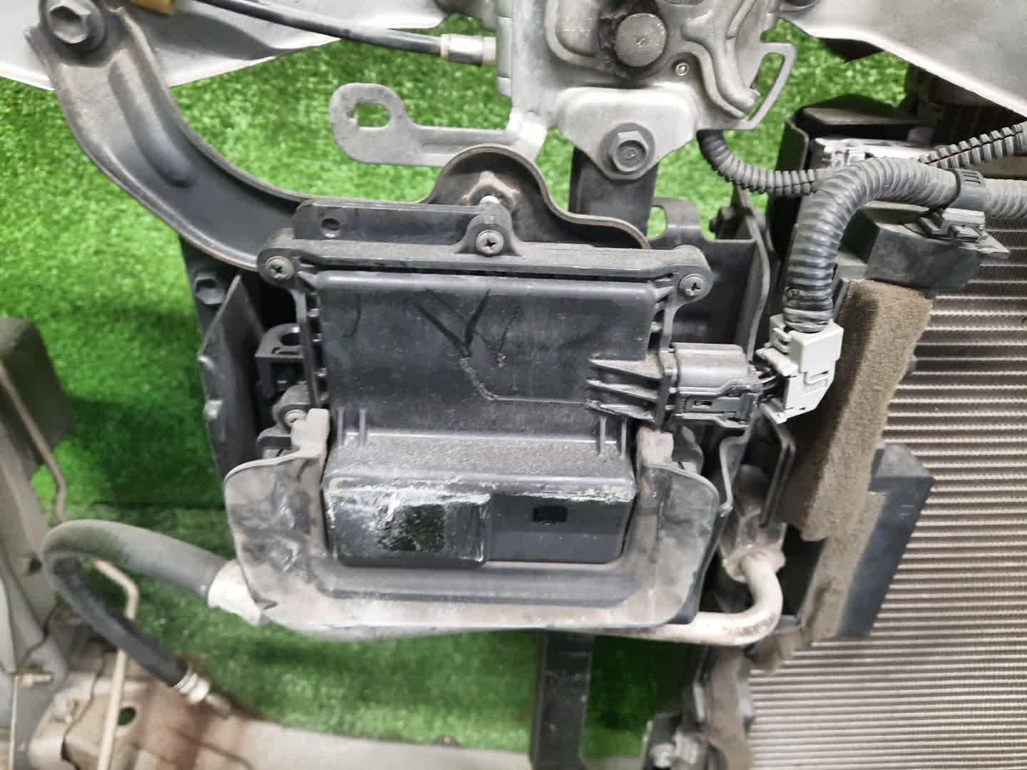 Рамка радиатора TOYOTA TANK M900A 1KR-FE 0278 2 ракурс