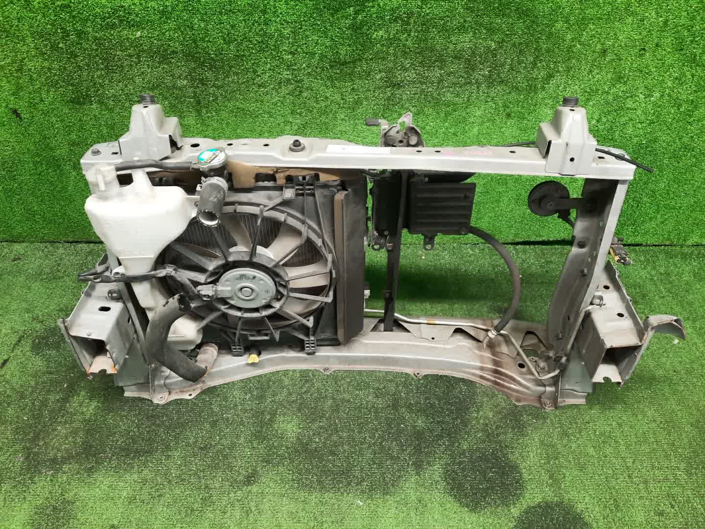 Рамка радиатора TOYOTA TANK M900A 1KR-FE 0278 3 ракурс