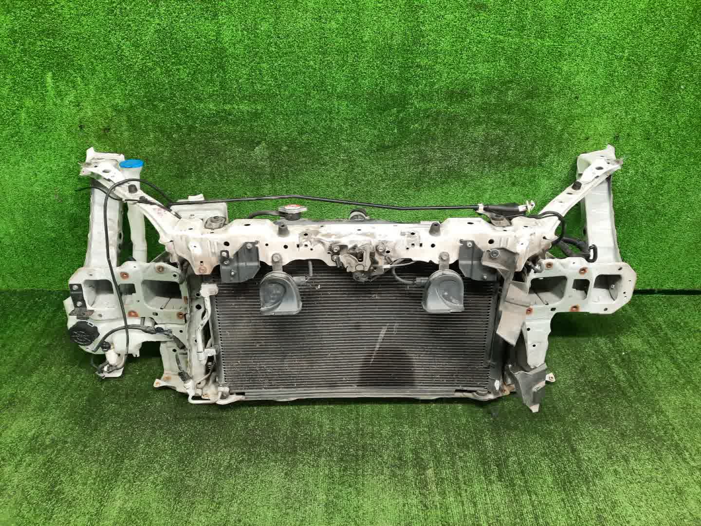 Рамка радиатора HONDA JADE FR4 LEB 0281 1 ракурс