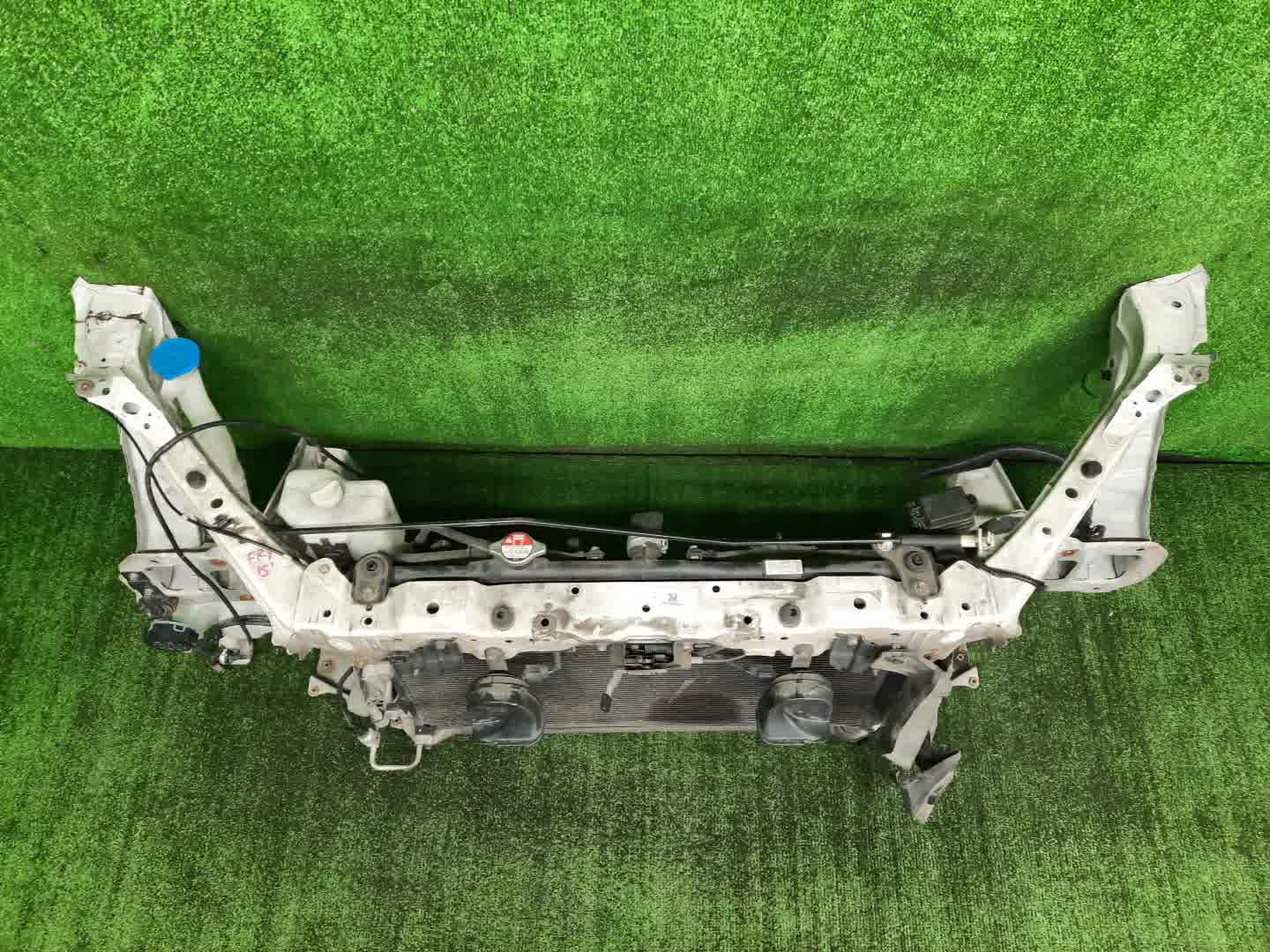 Рамка радиатора HONDA JADE FR4 LEB 0281 2 ракурс