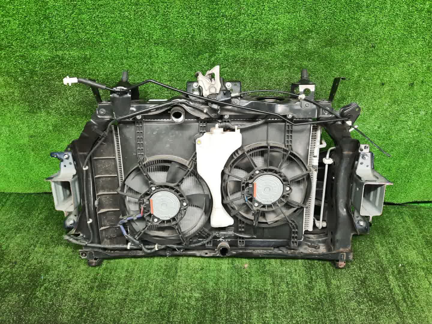 Рамка радиатора HONDA FREED+, FREED GB5, GB6, GB7, GB8 LEB 0282 2 ракурс
