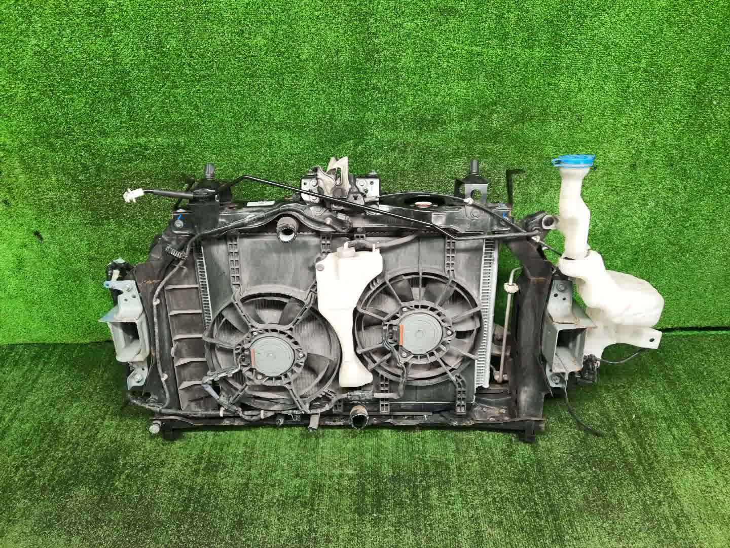 Рамка радиатора HONDA FREED+, FREED GB5, GB6, GB7, GB8 L15B 0283 4 ракурс