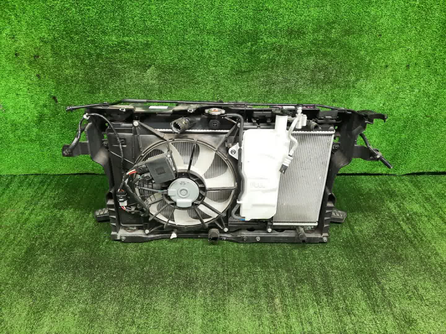 Рамка радиатора MAZDA DEMIO DJ5AS, DJ3FS, DJ3AS, DJLFS, DJ5FS, DJLAS S5-DPTS 0284 2 ракурс