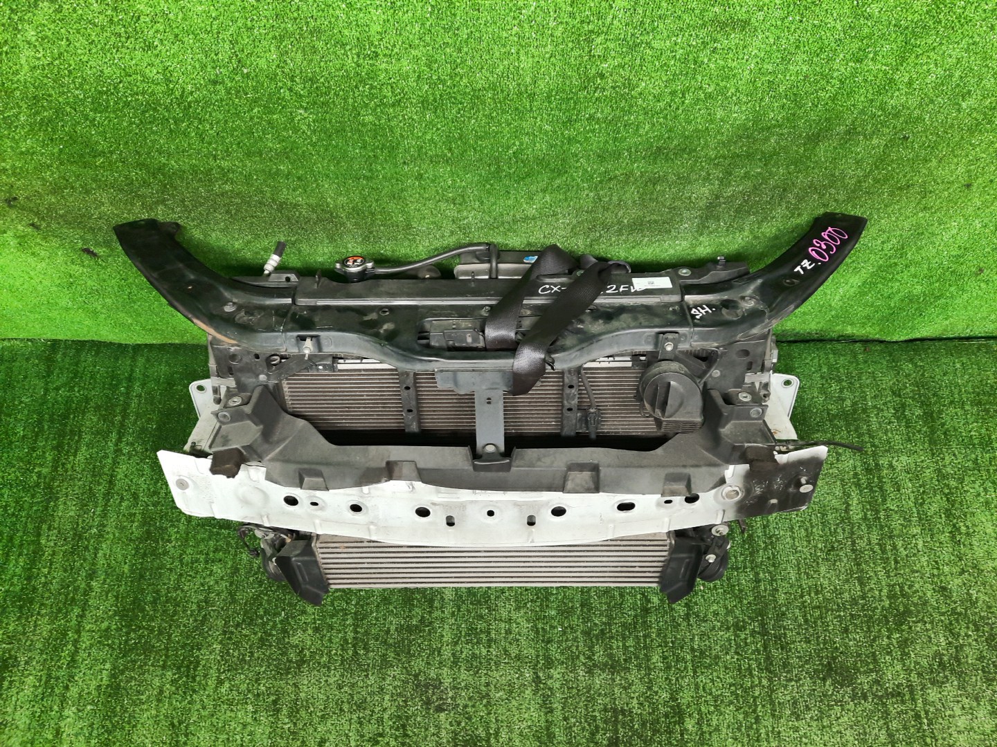 Рамка радиатора MAZDA CX-5 KE5AW, KE5FW, KEEAW, KEEFW, KE2AW, KE2FW SH-VPTS 0300 2 ракурс