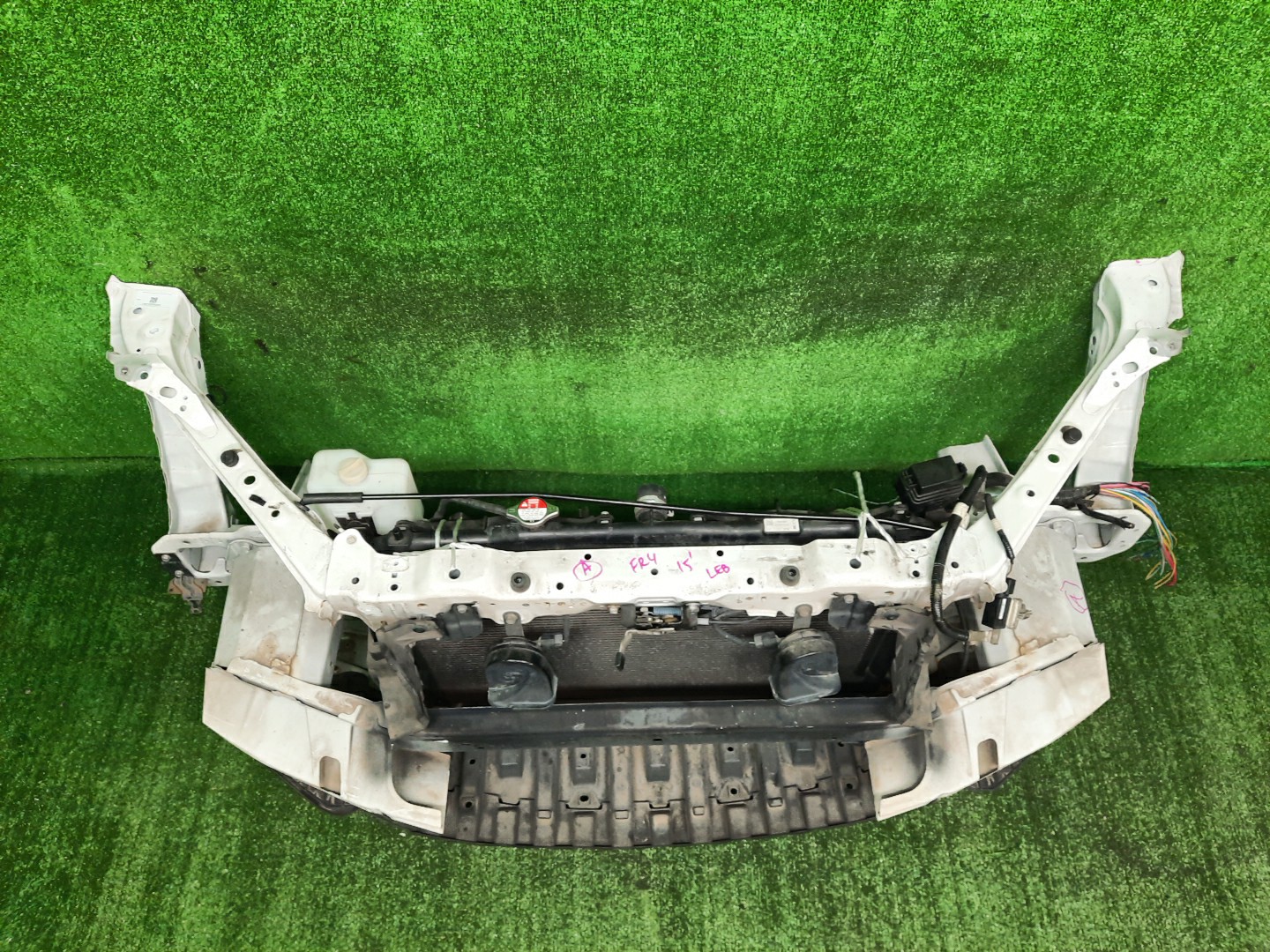 Рамка радиатора HONDA JADE FR4 LEB 0304 2 ракурс