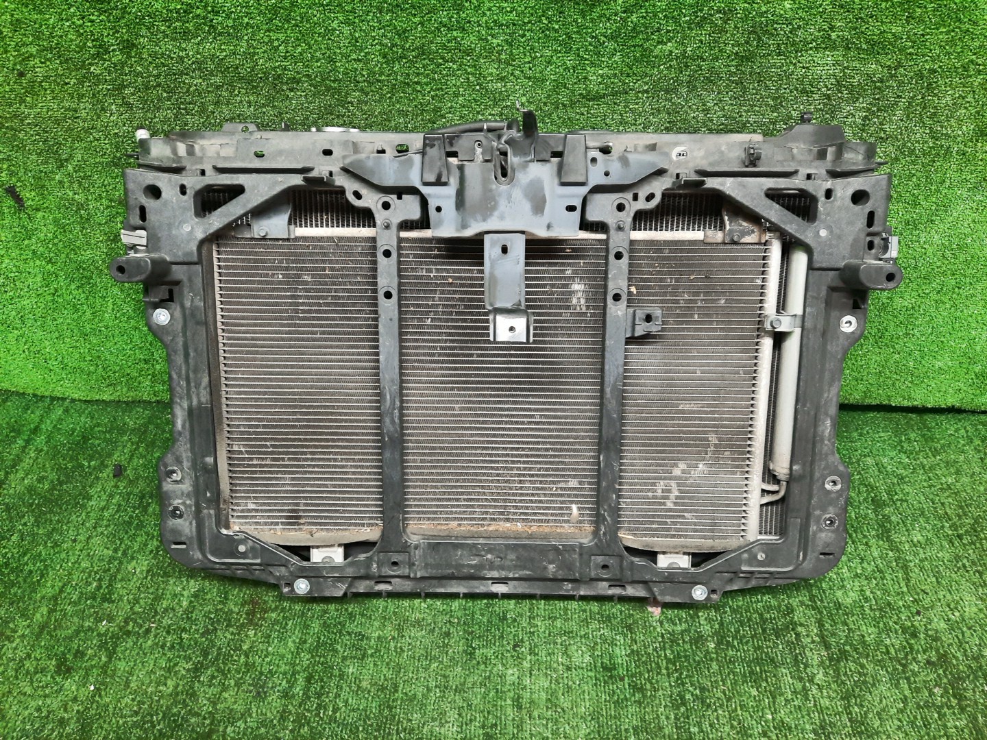 Рамка радиатора MAZDA CX-5 KE5AW, KE5FW, KEEAW, KEEFW, KE2AW, KE2FW SH-VPTS 0307 1 ракурс