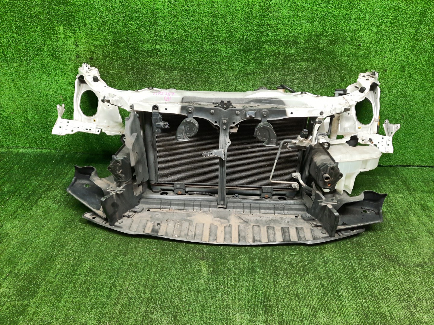 Рамка радиатора TOYOTA CROWN GRS204 2GR-FSE 0312 1 ракурс