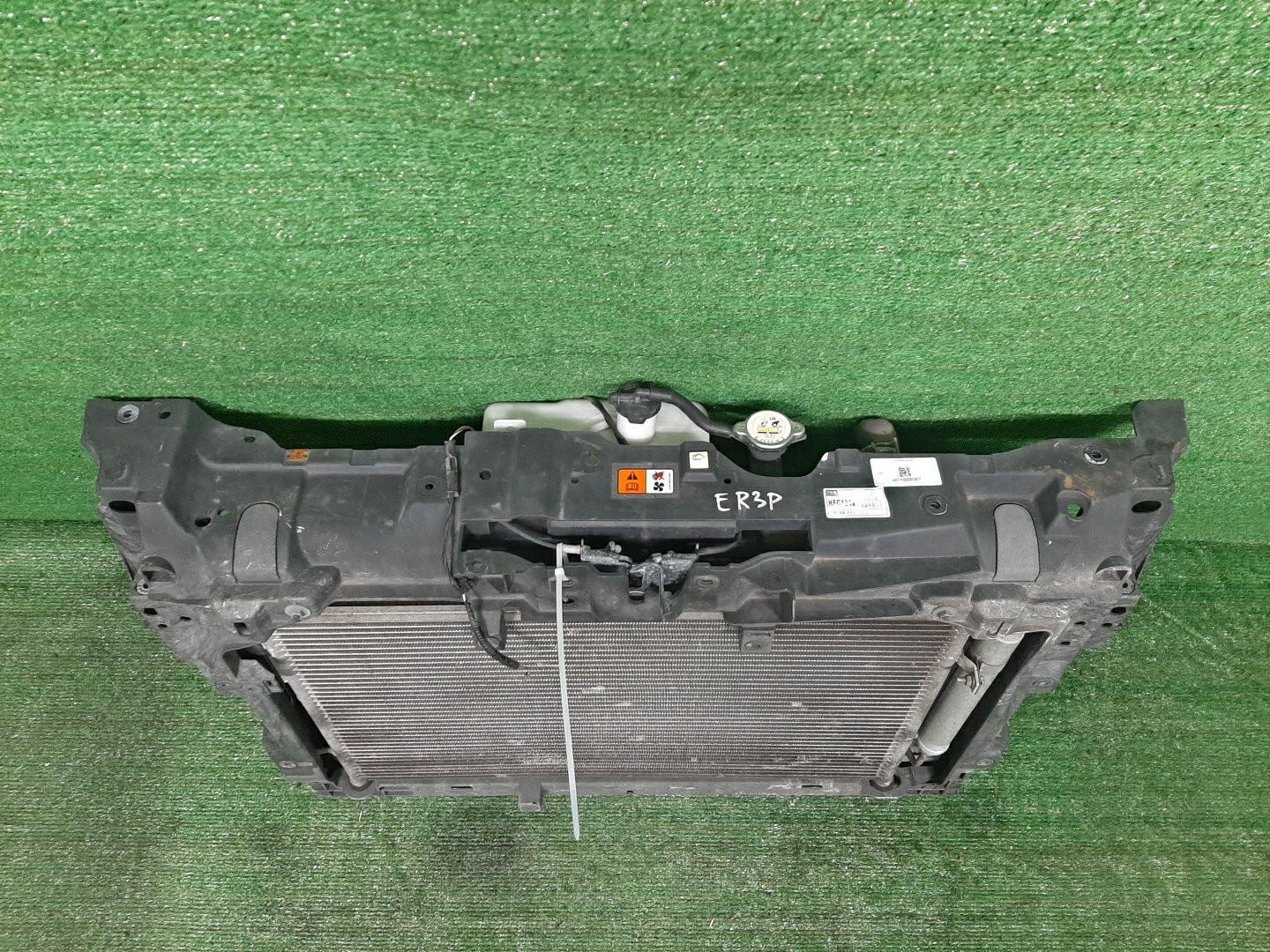 Рамка радиатора MAZDA CX-7 ER3P L3-VDT 0357 2 ракурс