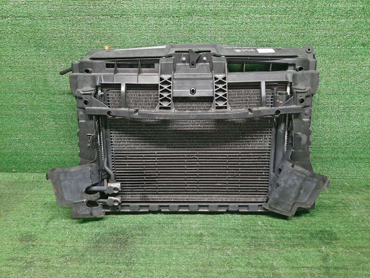 Рамка радиатора VOLKSWAGEN BEETLE 5C1 CBZ 0360 1 ракурс