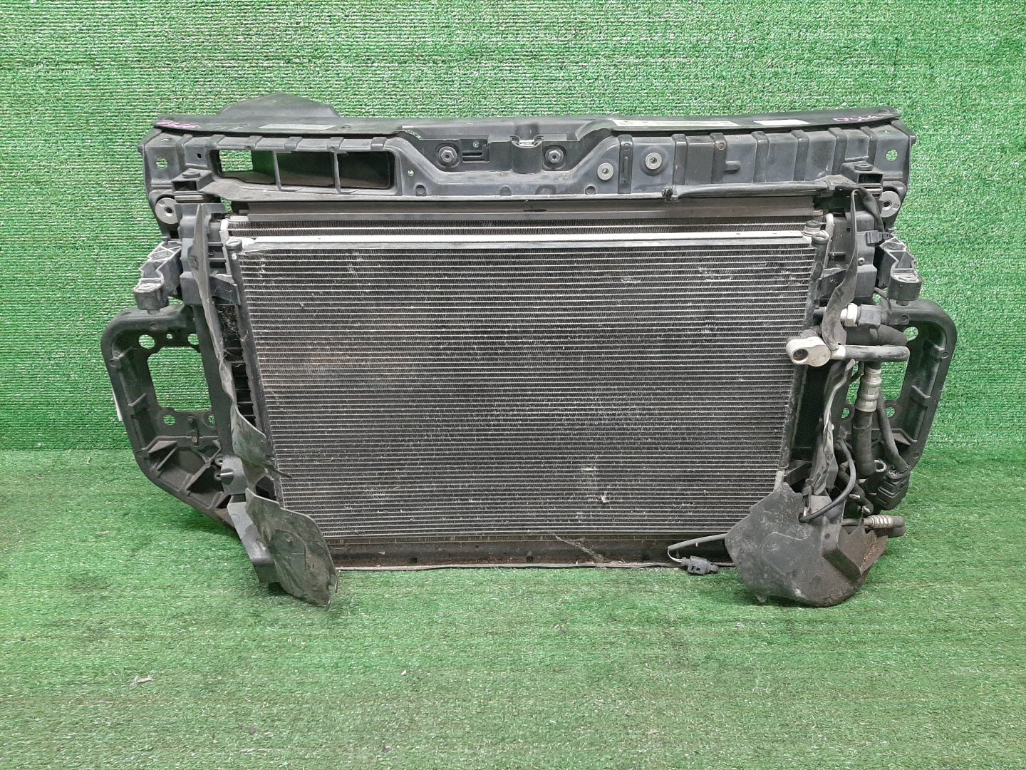 Рамка радиатора AUDI A6 C6, 4F5, 4F2 CAJ 0366 1 ракурс Рамка радиатора AUDI A6 C6, 4F5, 4F2 CAJ 0366 1 ракурс