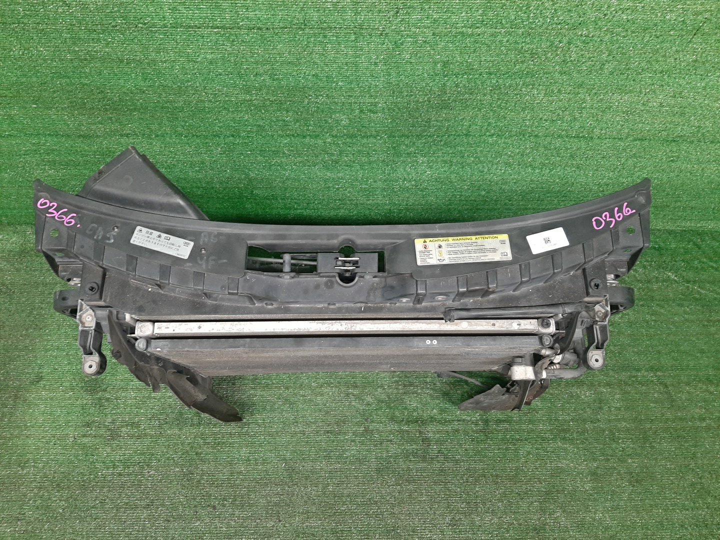 Рамка радиатора AUDI A6 C6, 4F5, 4F2 CAJ 0366 2 ракурс Рамка радиатора AUDI A6 C6, 4F5, 4F2 CAJ 0366 2 ракурс