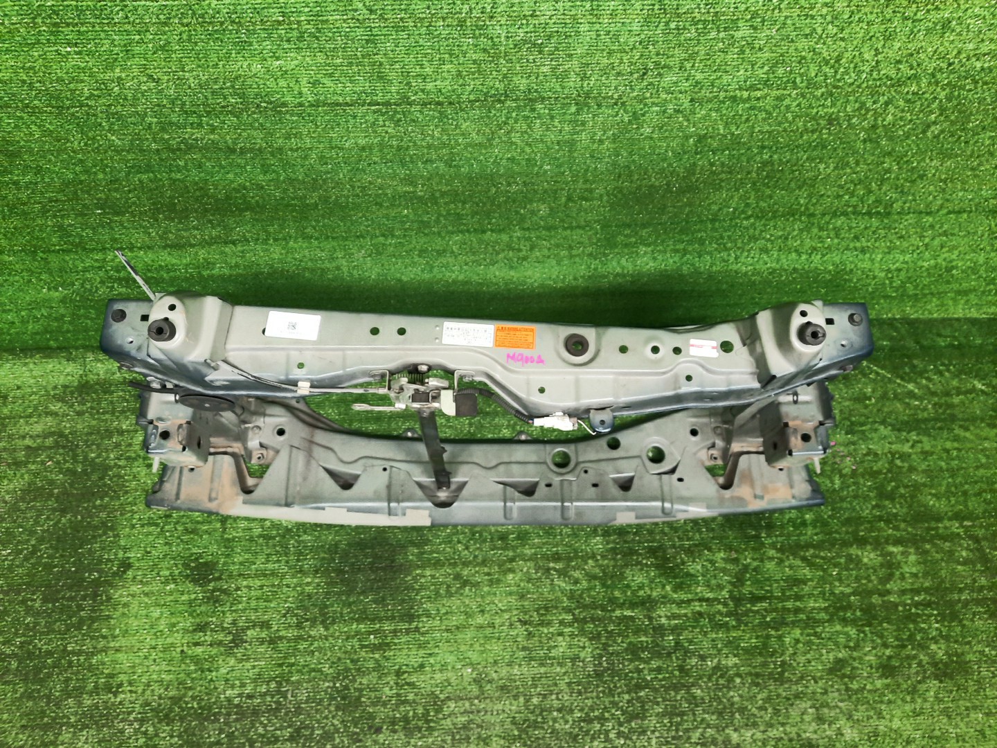 Рамка радиатора TOYOTA TANK M900A 1KR-FE 0370 2 ракурс