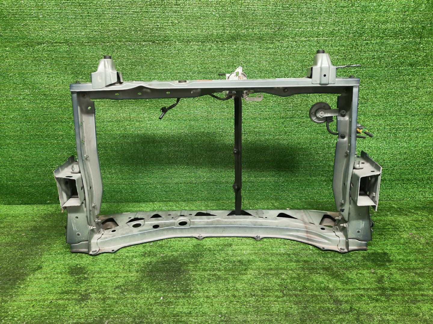Рамка радиатора TOYOTA TANK M900A 1KR-FE 0370 3 ракурс