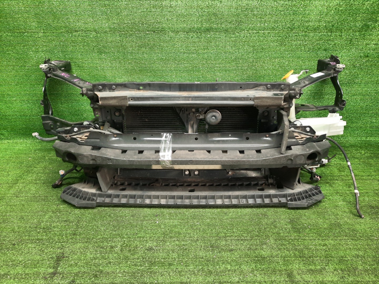 Рамка радиатора SUBARU LEVORG VM4 FB16 2072 1 ракурс
