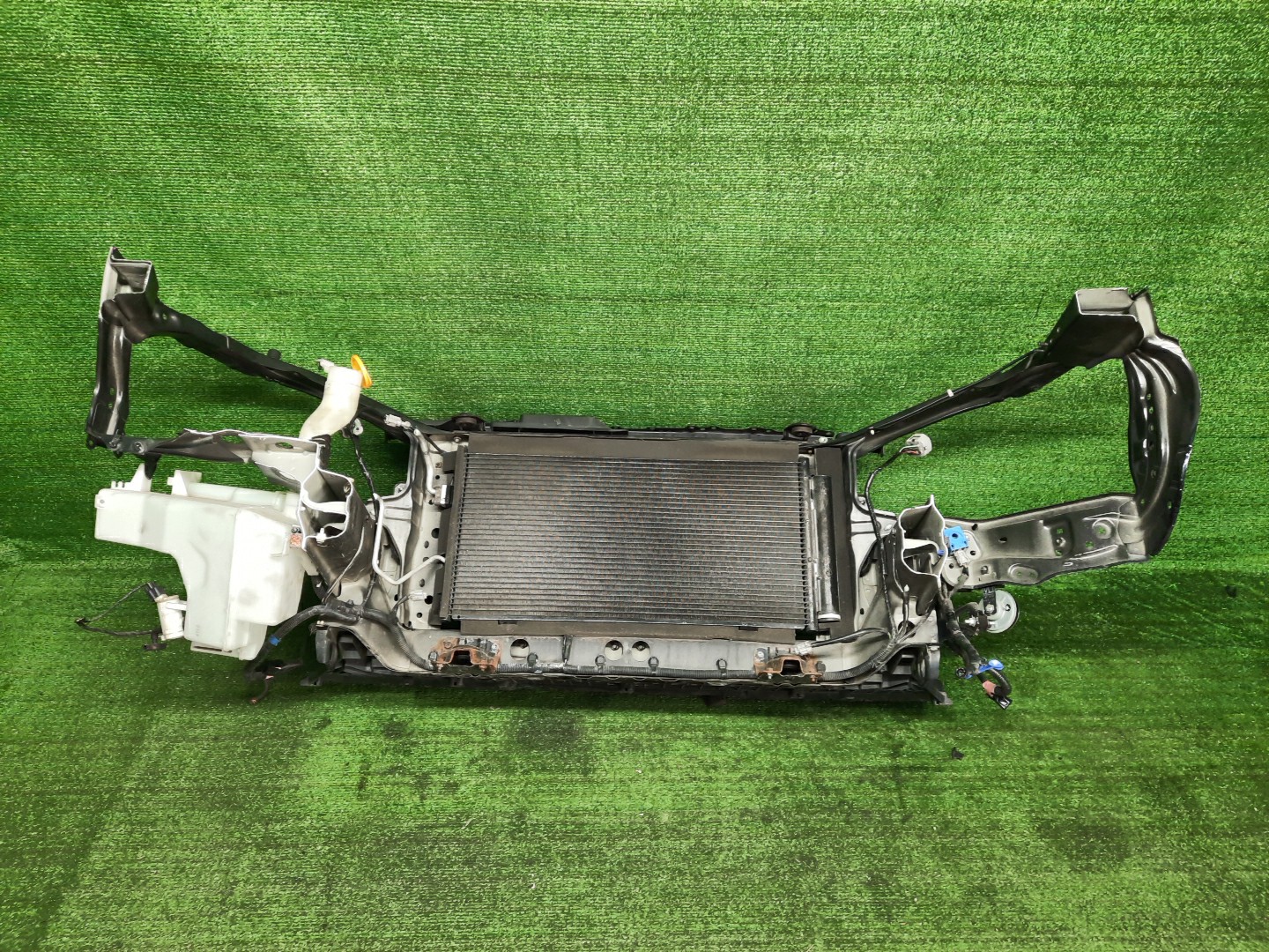 Рамка радиатора SUBARU LEVORG VM4 FB16 2072 3 ракурс