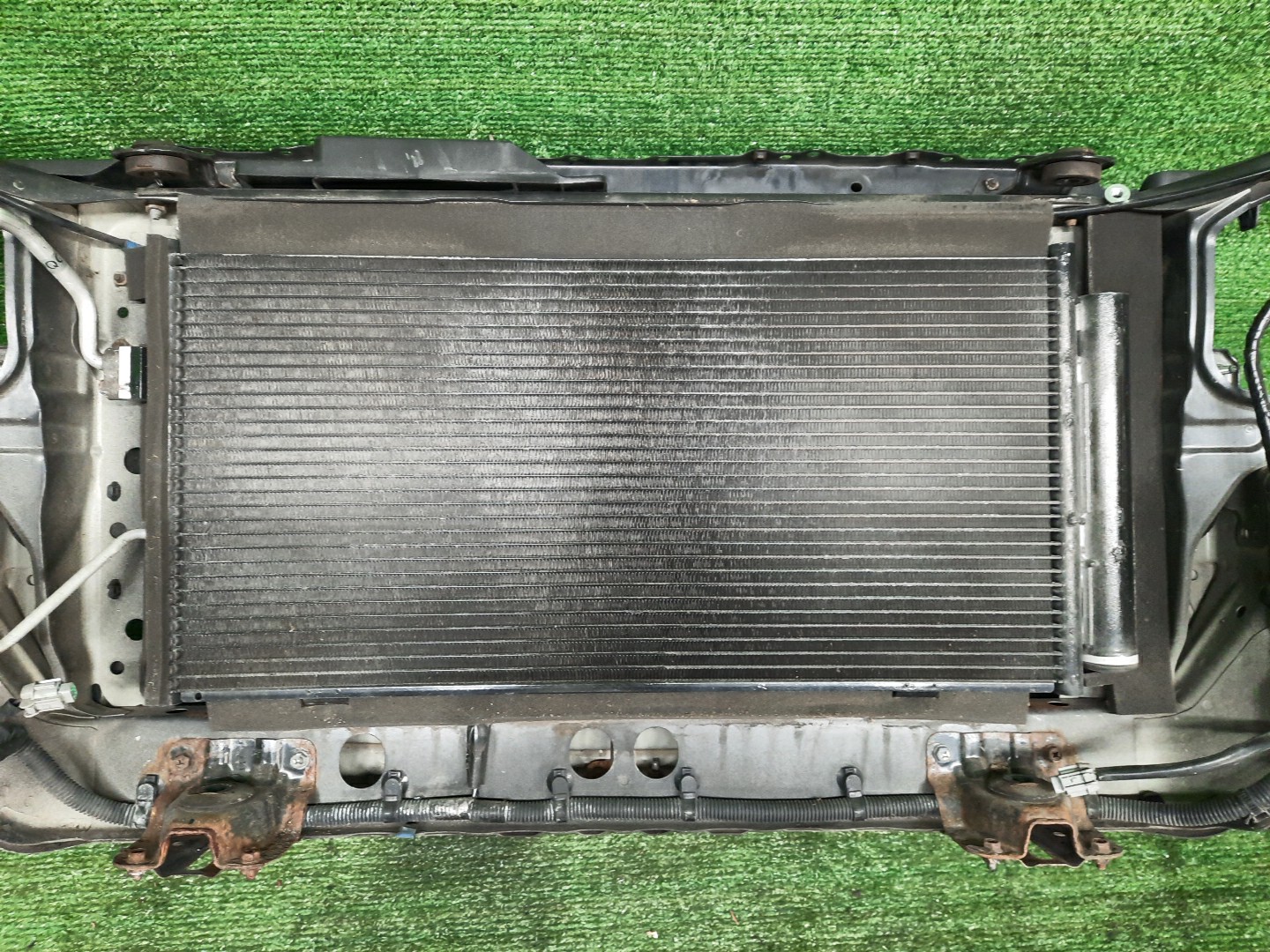 Рамка радиатора SUBARU LEVORG VM4 FB16 2072 4 ракурс