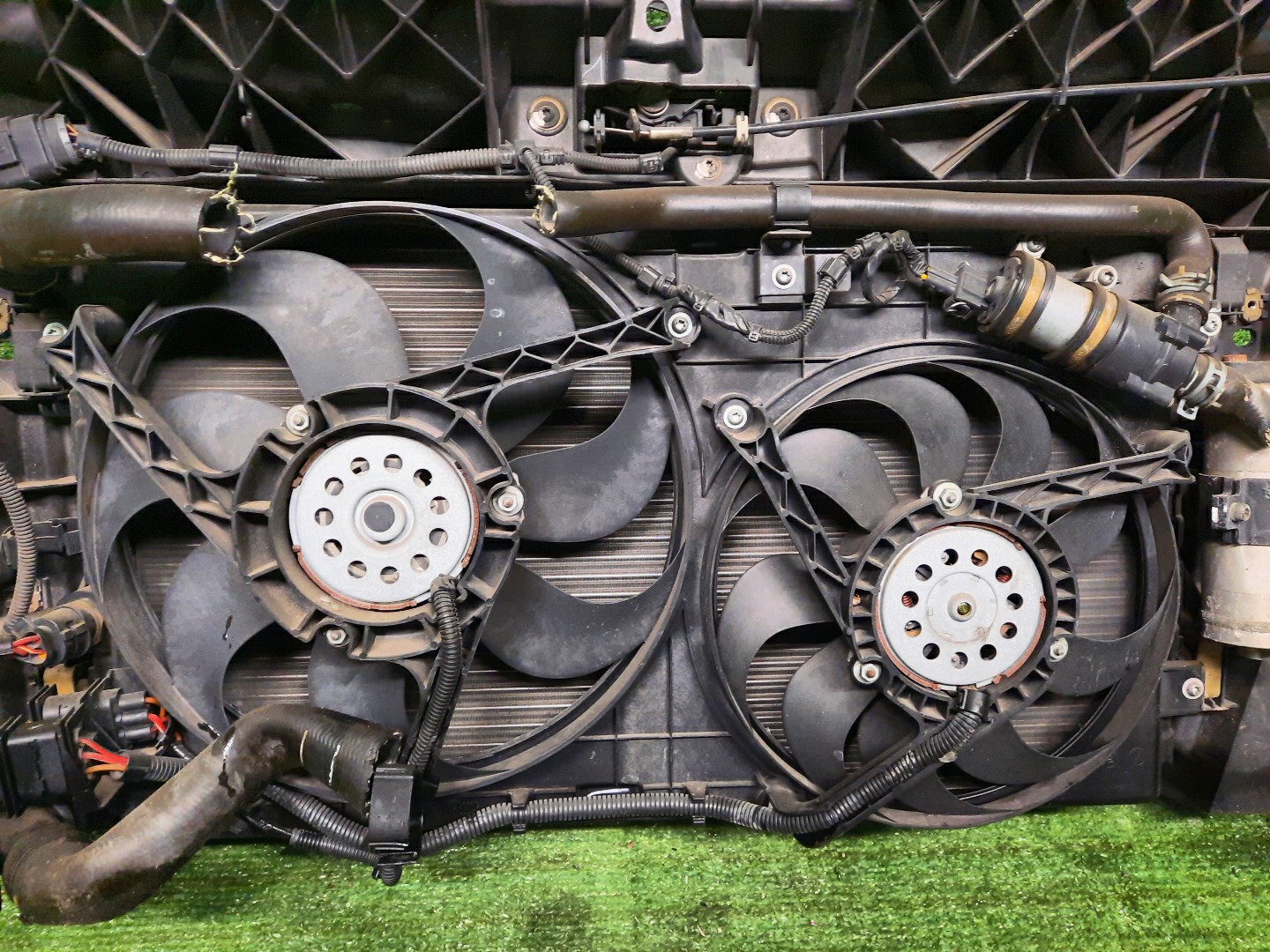 Рамка радиатора VOLKSWAGEN BEETLE 1C1 AWU 0374 3 ракурс
