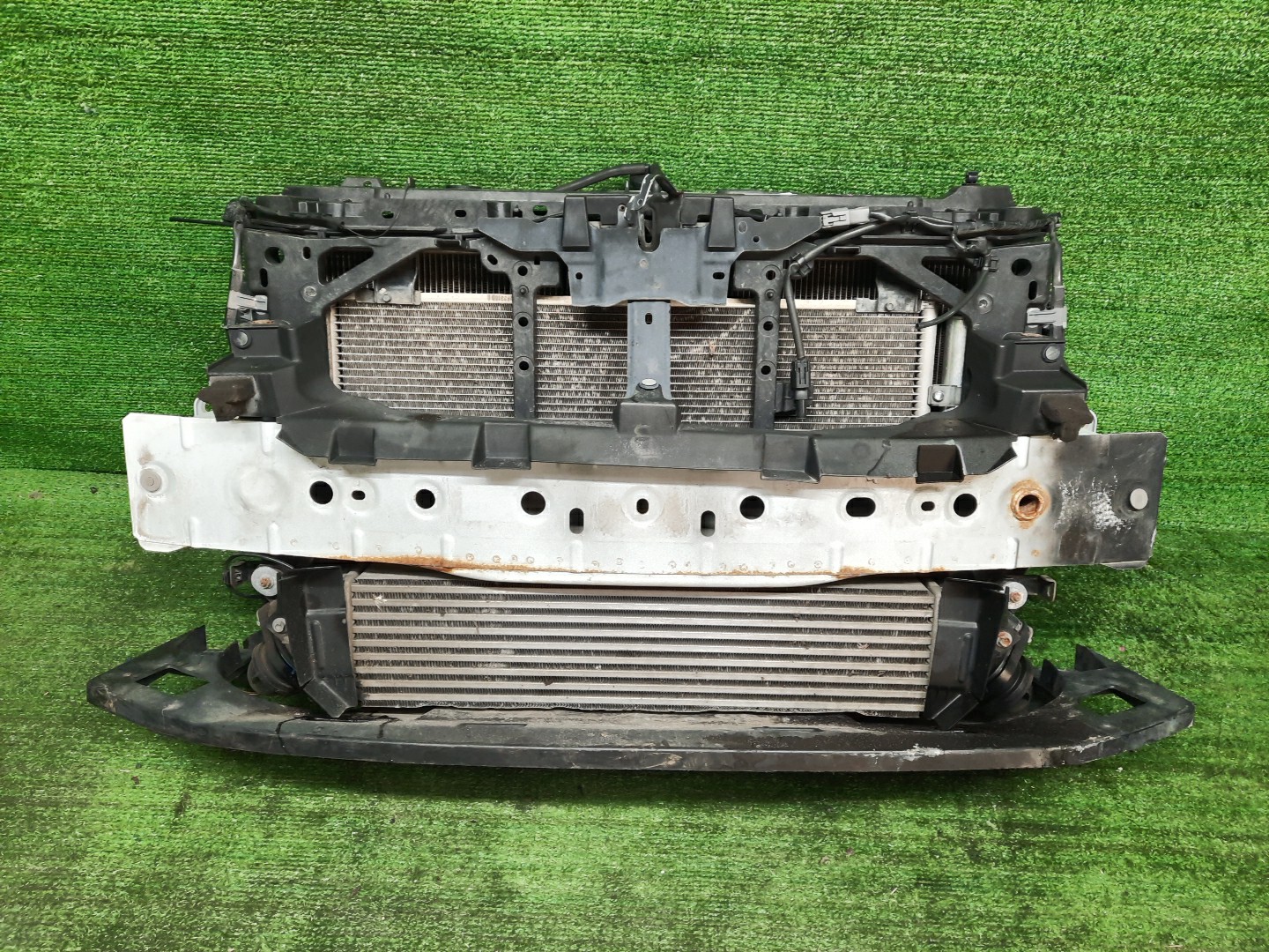 Рамка радиатора MAZDA CX-5 KE5AW, KE5FW, KEEAW, KEEFW, KE2AW, KE2FW SH-VPTS 0375 1 ракурс