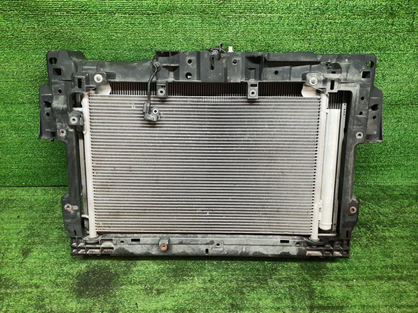Рамка радиатора MAZDA CX-7 ER3P L3-VDT 0377 1 ракурс