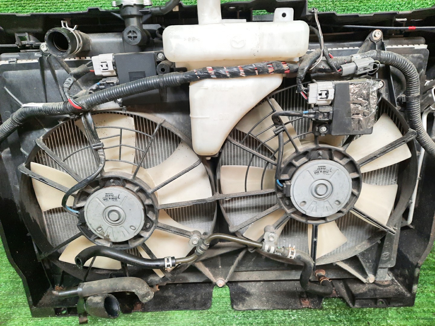 Рамка радиатора MAZDA CX-7 ER3P L3-VDT 0377 3 ракурс