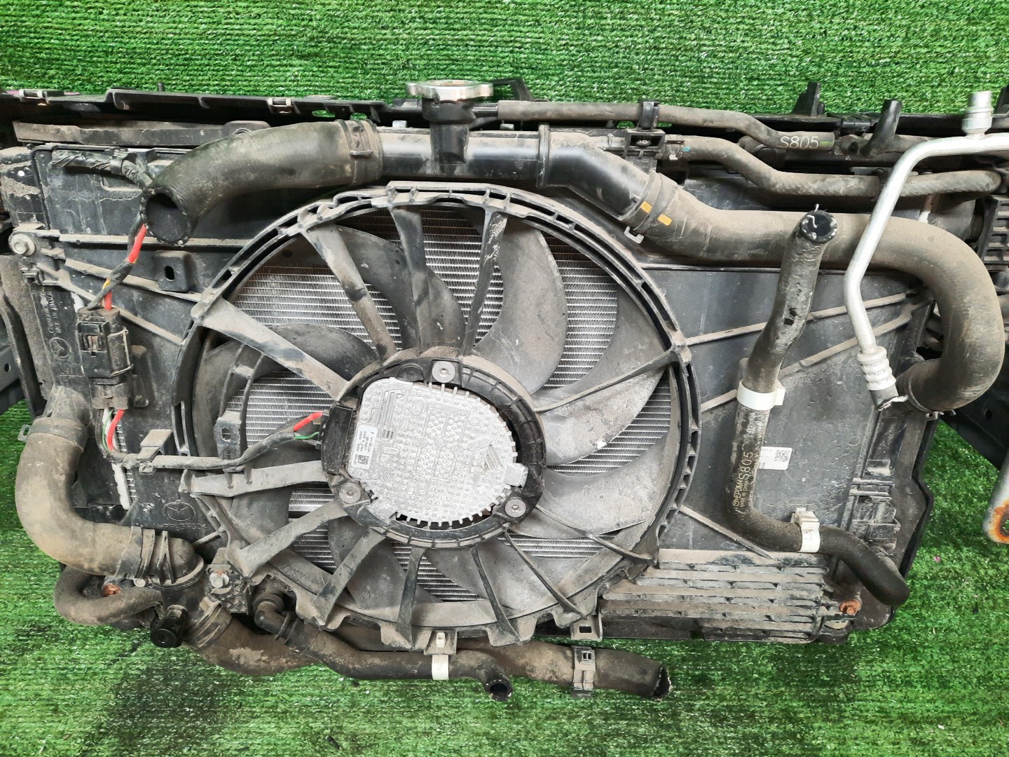 Рамка радиатора MAZDA CX-30 DM8P S8-DPTS 0380 3 ракурс