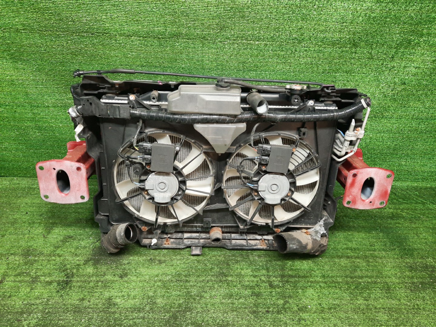 Рамка радиатора MAZDA CX-5 KE5AW, KE5FW, KEEAW, KEEFW, KE2AW, KE2FW SH-VPTS 0381 4 ракурс