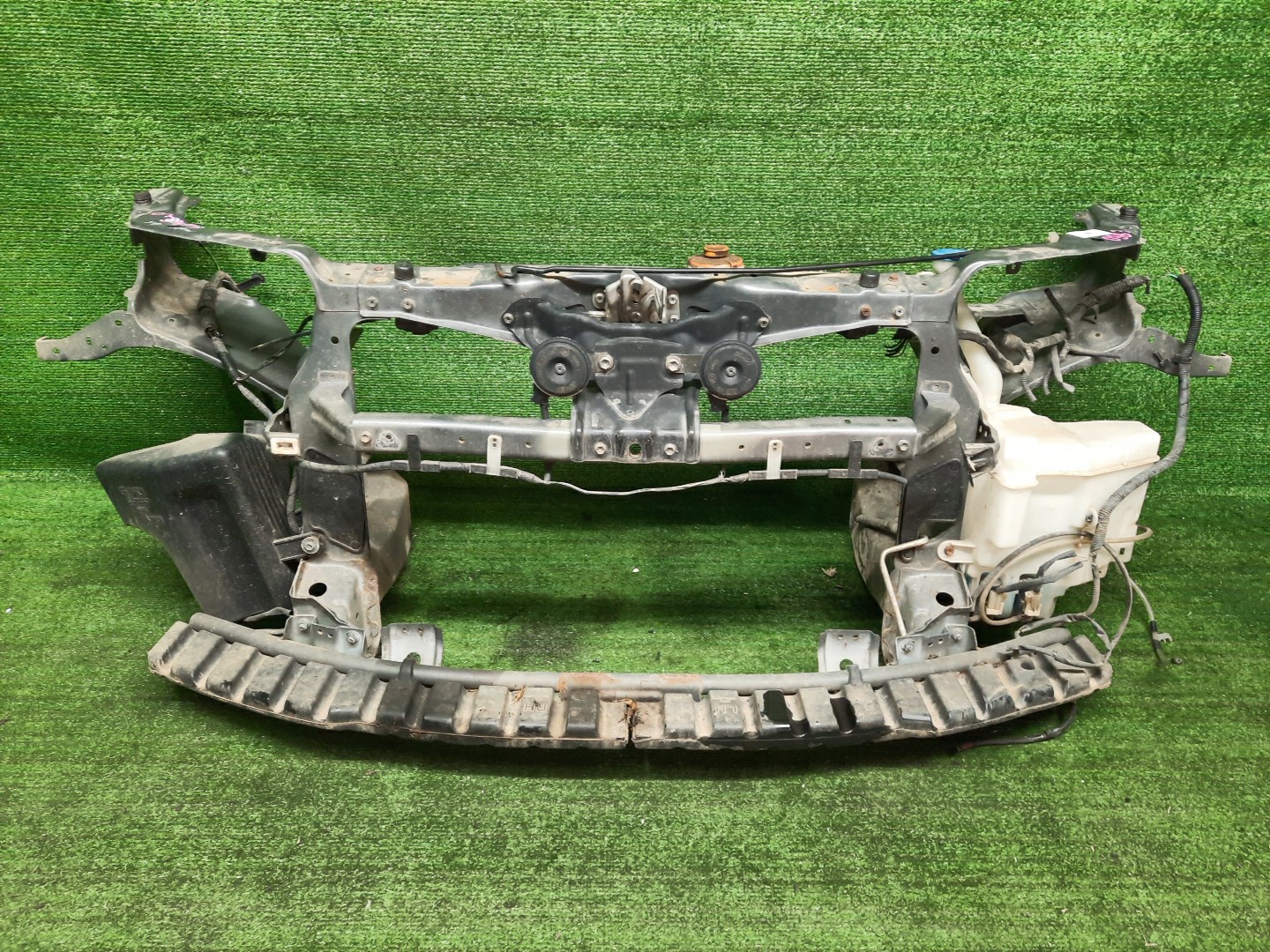 Рамка радиатора SUZUKI ESCUDO, GRAND VITARA TDB4W, TD94W, TD54W, TDA4W, TDB4, TE94, TD54, JT J20A 0383 1 ракурс
