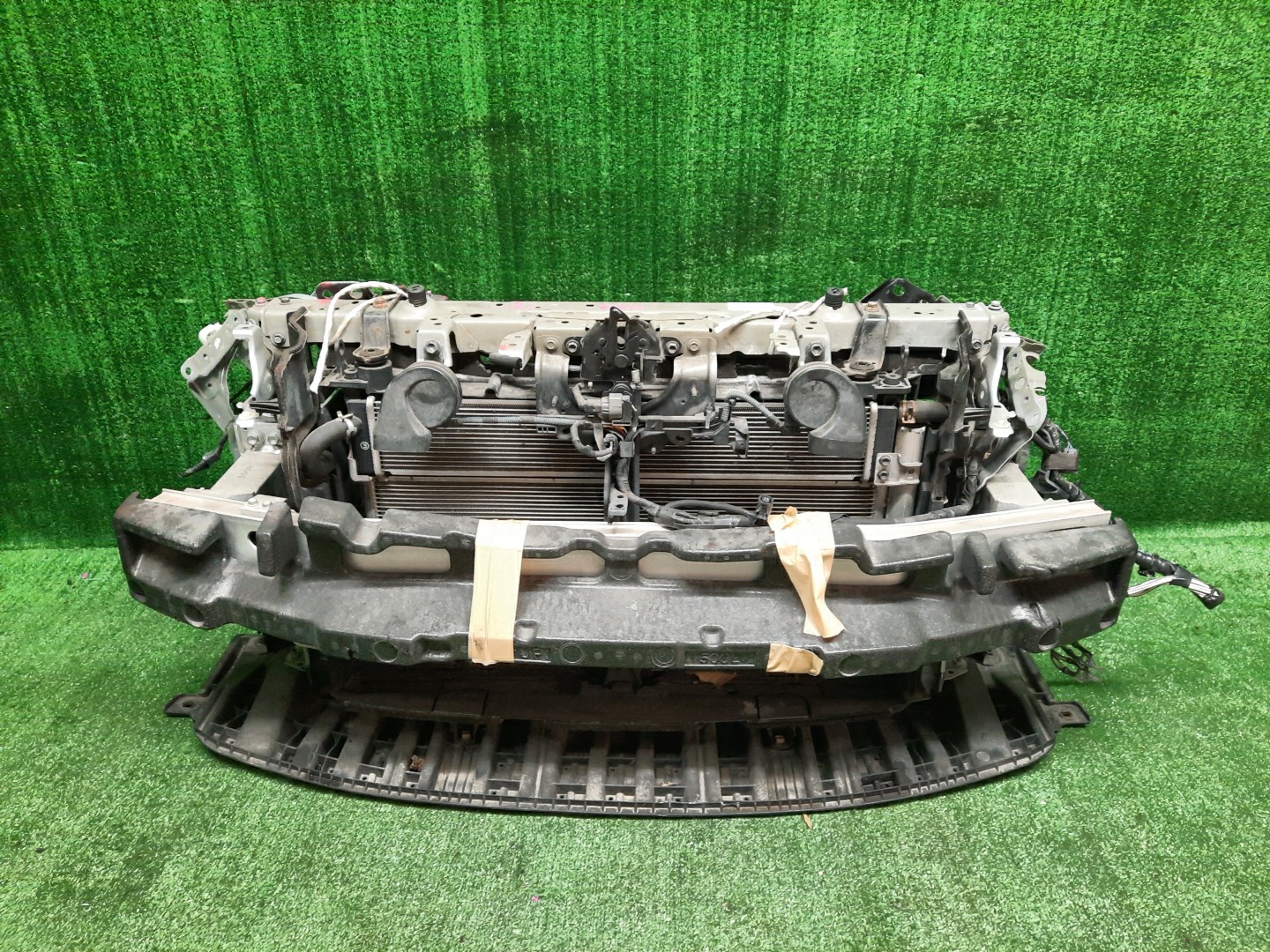 Рамка радиатора TOYOTA SAI AZK10 2AZ-FXE 0414 1 ракурс