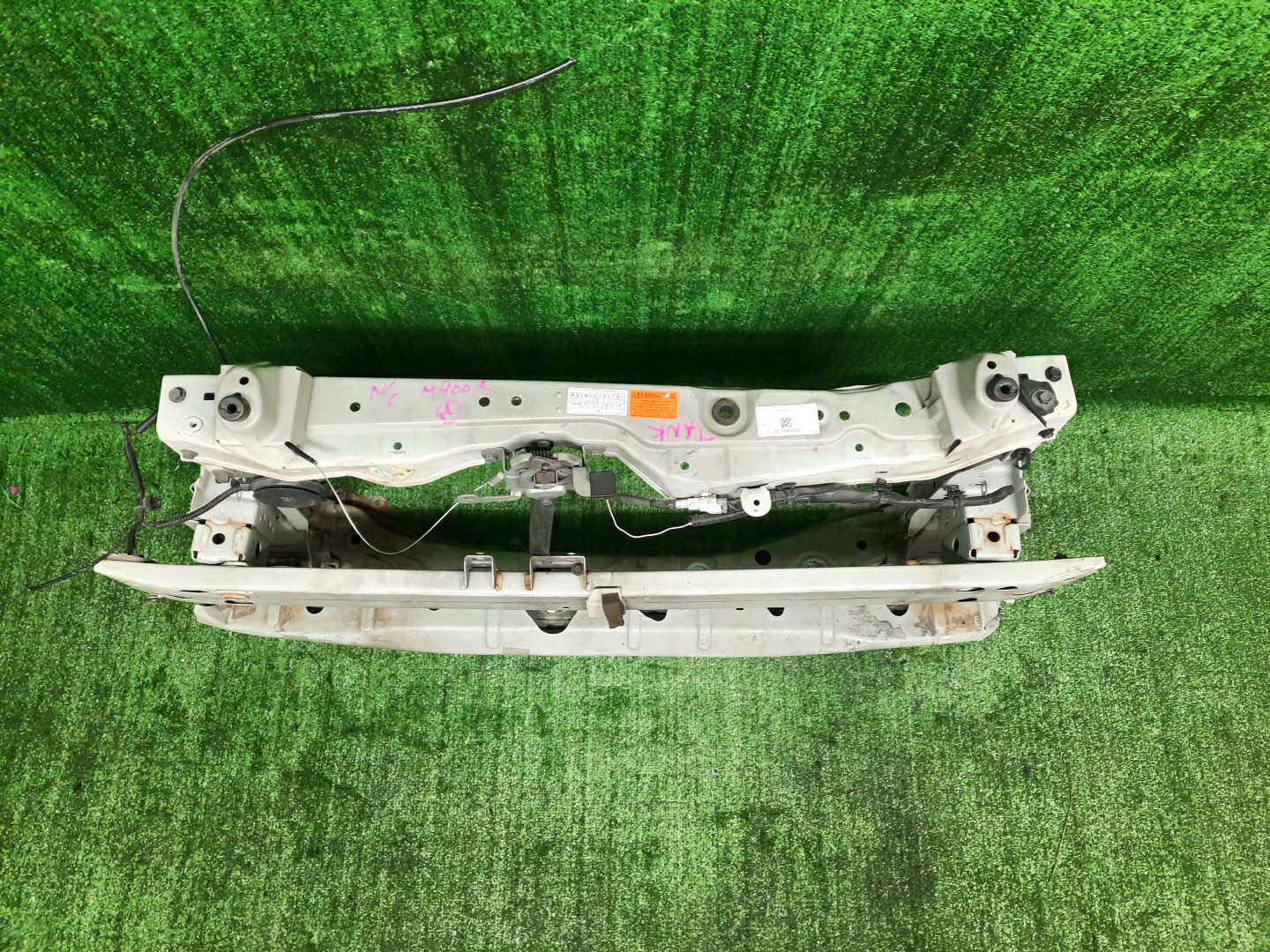 Рамка радиатора TOYOTA TANK M900A 1KR-FE 0424 2 ракурс