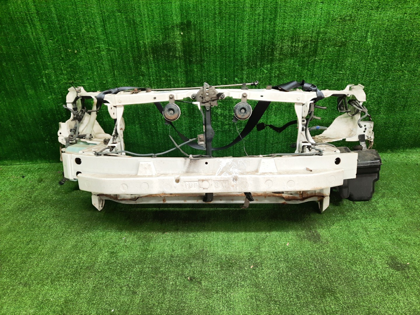 Рамка радиатора TOYOTA AXIO, COROLLA FIELDER, COROLLA  AXIO, FIELDER NZE141, NZE144, ZRE142, ZRE144, ZRE144G, ZRE142G, NZE144G, NZE141G 2ZR-FAE 0435 1 ракурс