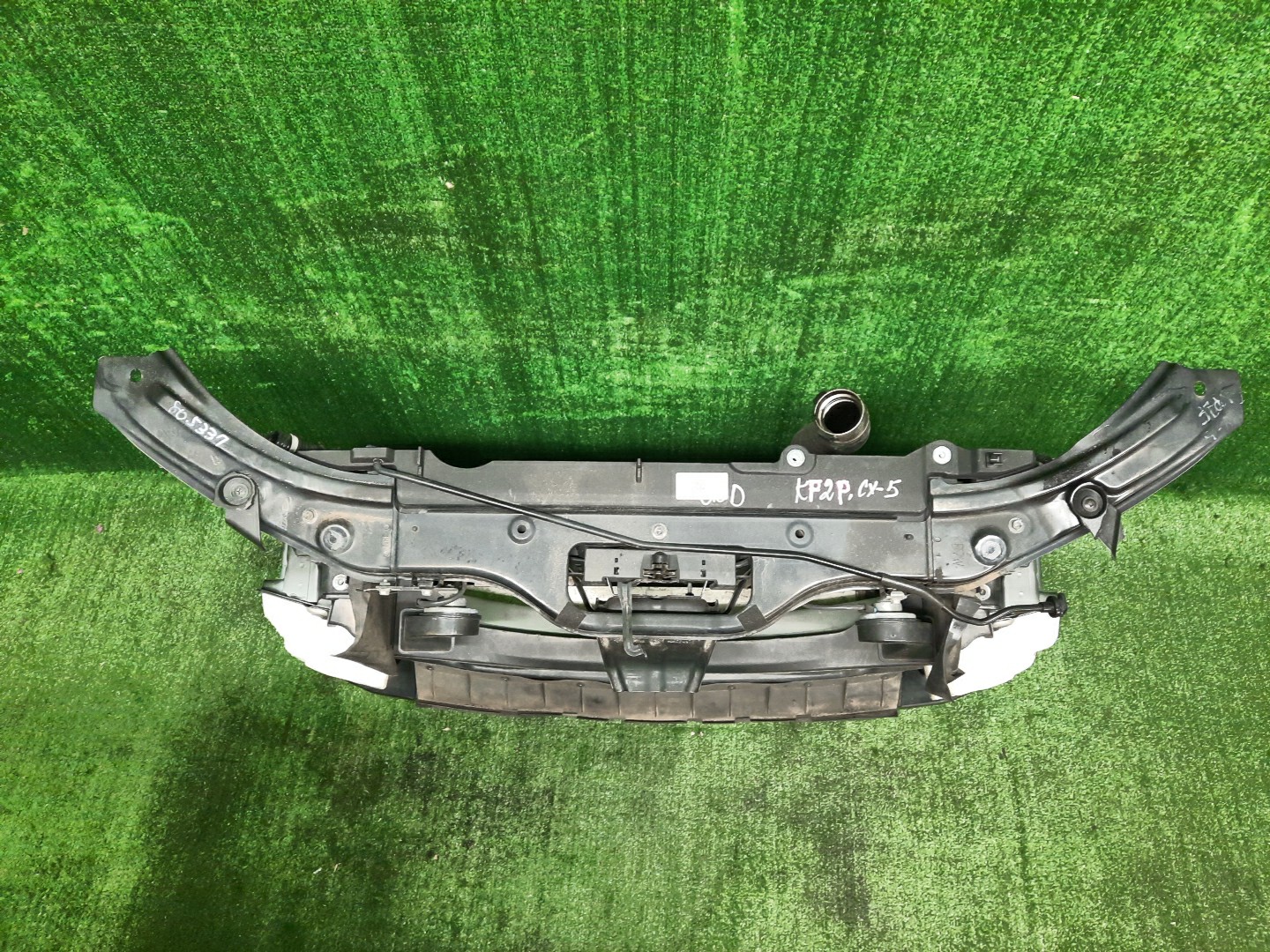 Рамка радиатора MAZDA CX-5 KF5P, KF2P, KFEP SH-VPTS 0438 2 ракурс