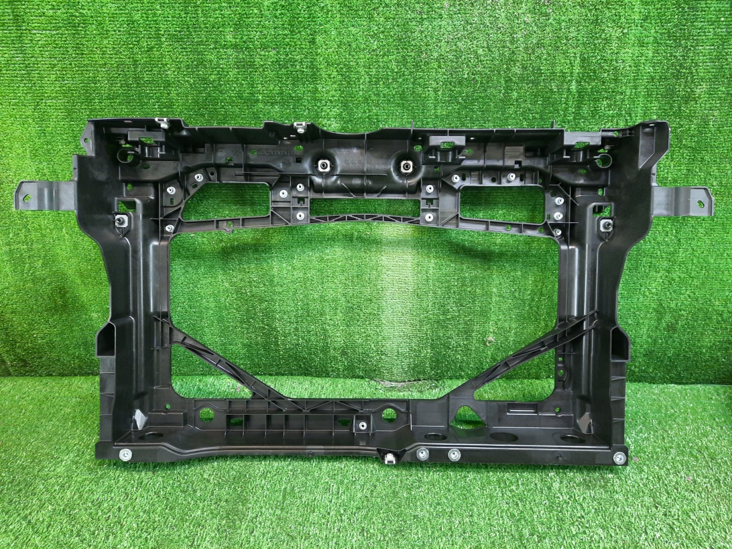 Рамка радиатора MAZDA CX-3 DK5AW S5-DPTS DG1K-53-110A 2 ракурс