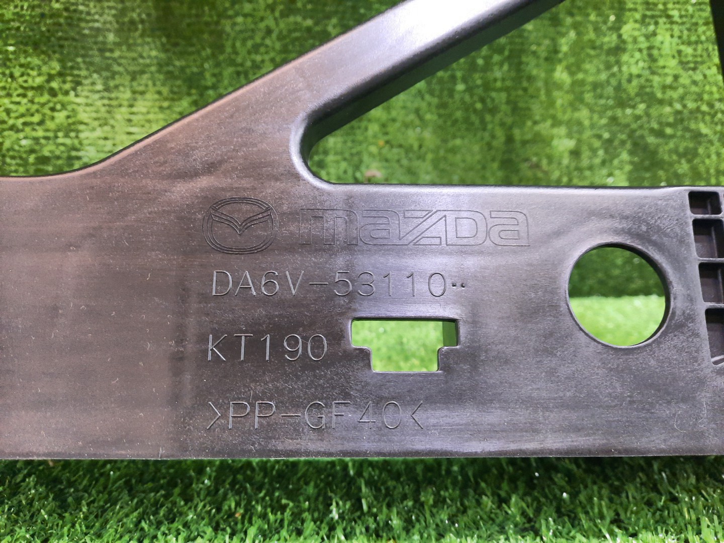 Рамка радиатора MAZDA CX-3 DK5AW S5-DPTS DG1K-53-110A 3 ракурс