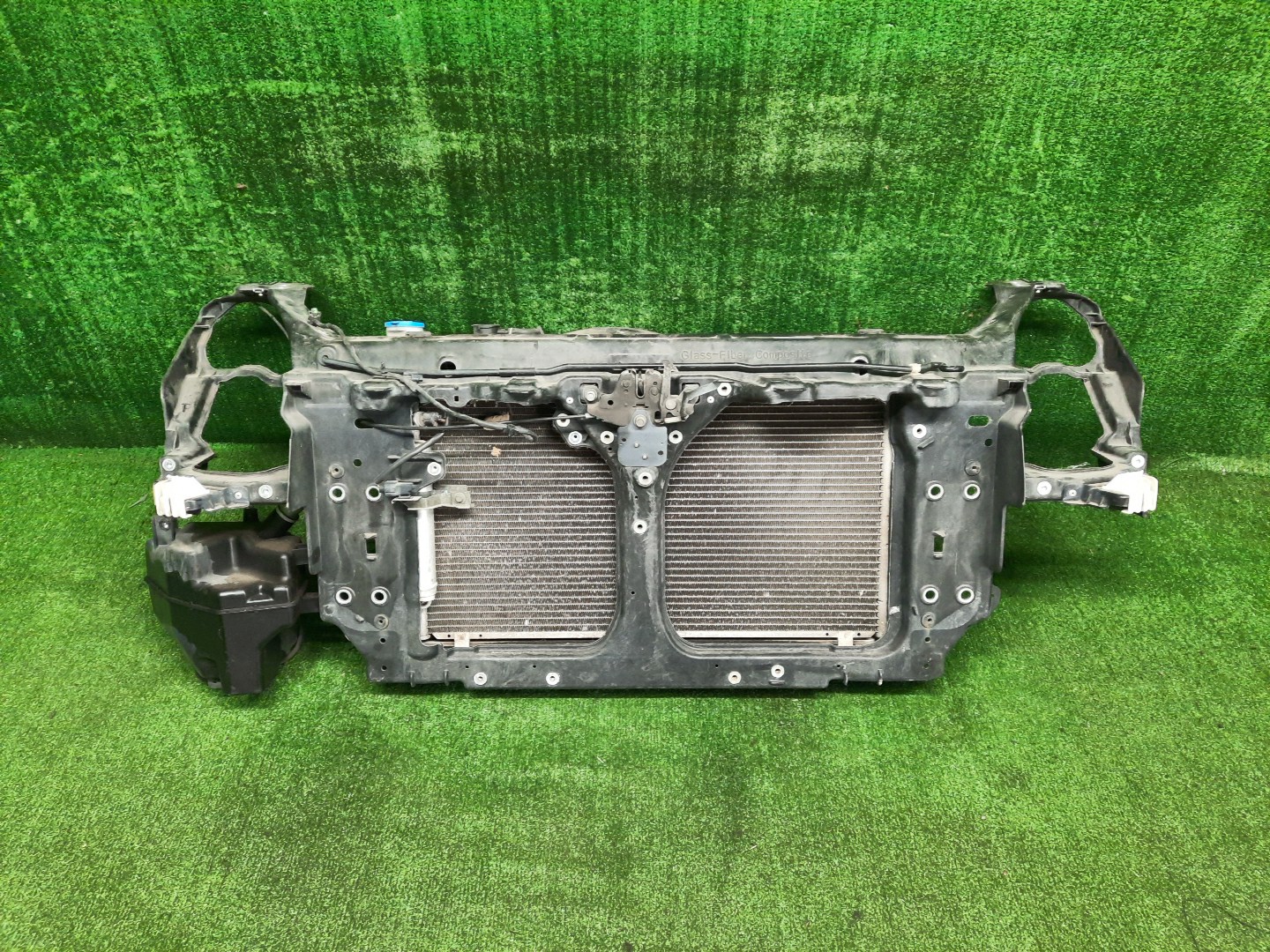 Рамка радиатора NISSAN SKYLINE V35 VQ25DD 0453 1 ракурс
