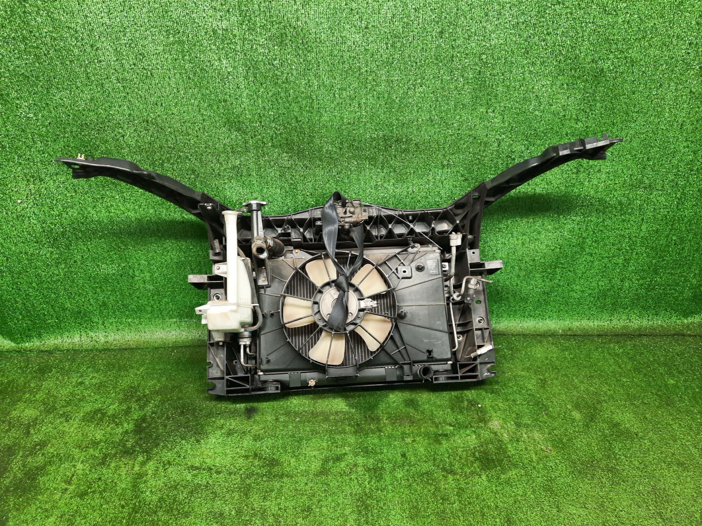 Рамка радиатора MAZDA DEMIO DY3W, DY5W, DY3R ZY-VE 0472 2 ракурс