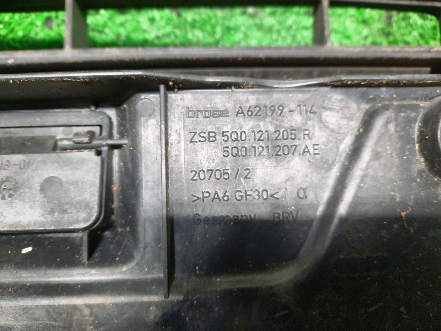 Рамка радиатора VOLKSWAGEN GOLF MK7, 5G1 CHH 0481 4 ракурс