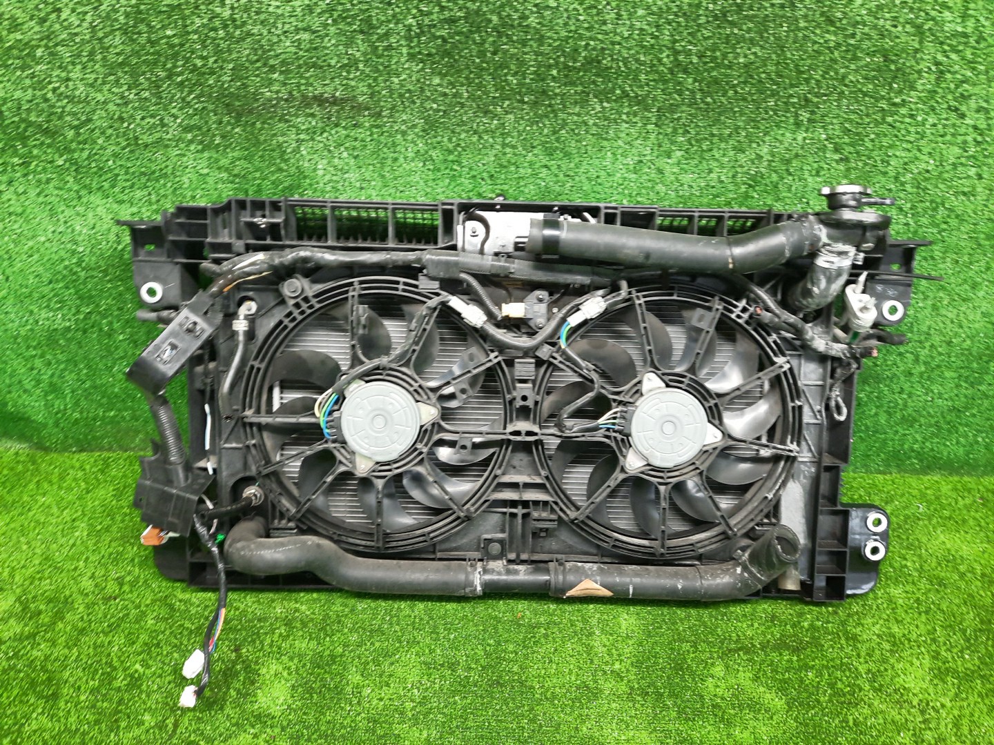 Рамка радиатора NISSAN TEANA TNJ32, PJ32, J32 VQ25DE 0487 2 ракурс