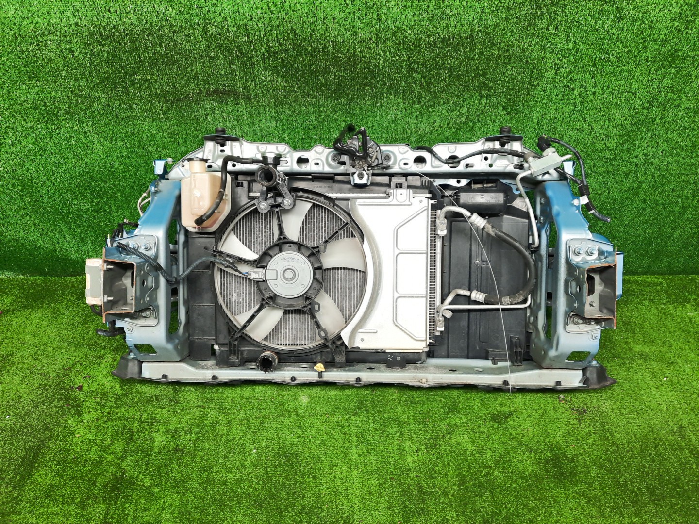 Рамка радиатора TOYOTA VITZ, YARIS KSP130, NSP130, NSP135, NCP131 1KR-FE 0495 2 ракурс