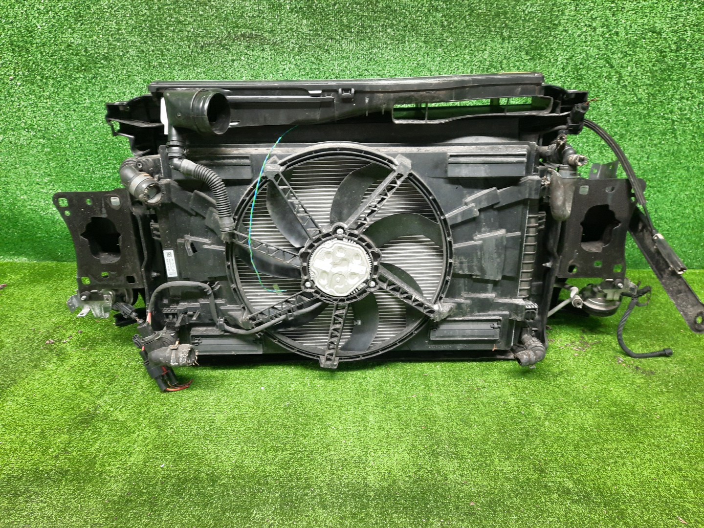 Рамка радиатора VOLKSWAGEN GOLF MK7, 5G1 CJX 0503 2 ракурс