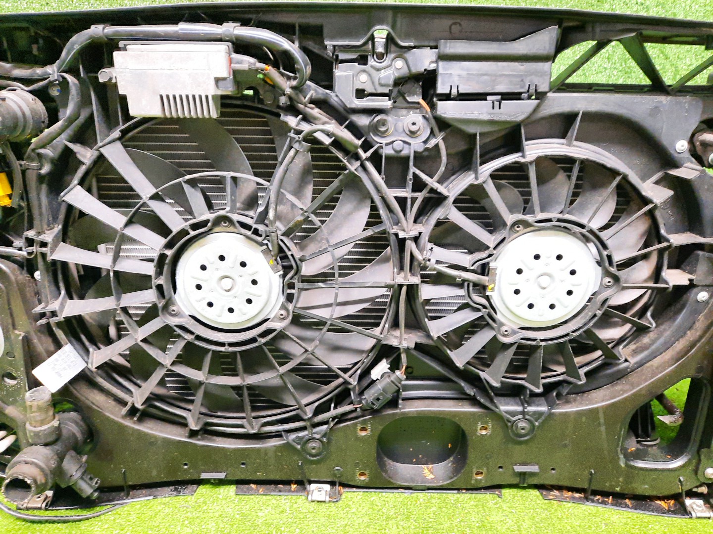 Рамка радиатора AUDI A4 8E5 ALT 0510 4 ракурс