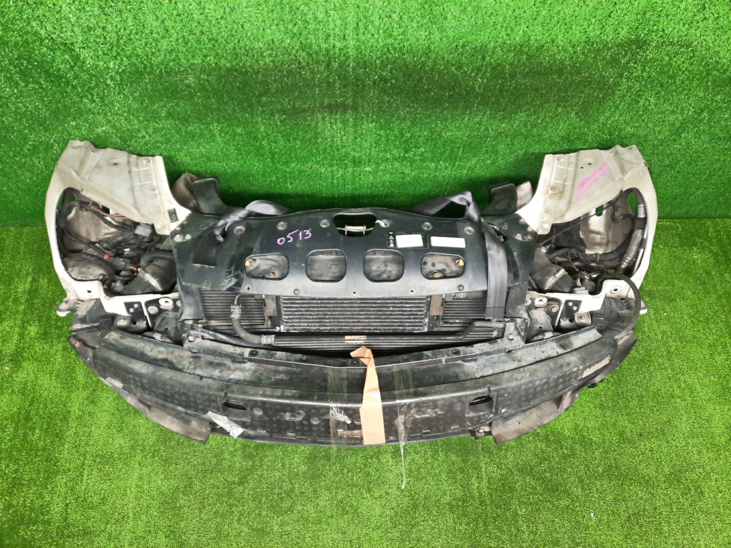 Рамка радиатора BENTLEY FLYING SPUR 3W2 BWRA 0513 2 ракурс Рамка радиатора BENTLEY FLYING SPUR 3W2 BWRA 0513 2 ракурс
