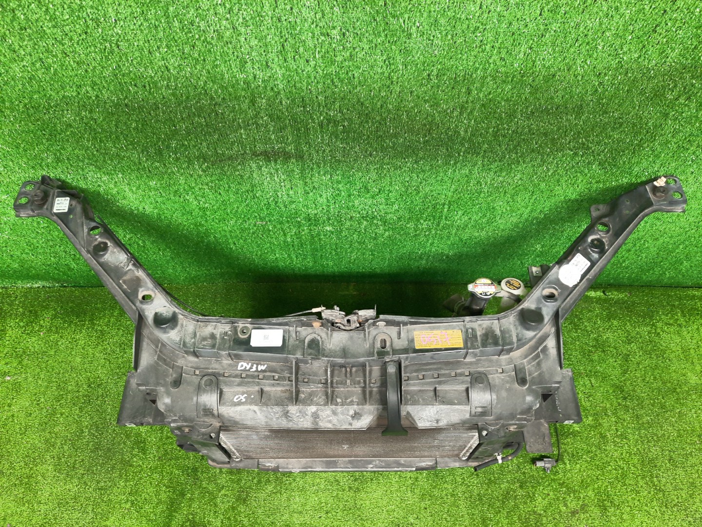 Рамка радиатора MAZDA DEMIO DY3W, DY5W, DY3R ZJ-VE 0517 2 ракурс