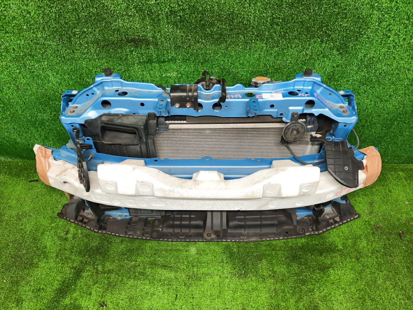 Рамка радиатора TOYOTA VITZ, YARIS KSP130, NSP130, NSP135, NCP131 1KR-FE 0535 1 ракурс