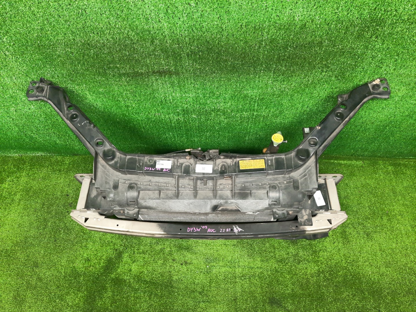 Рамка радиатора MAZDA DEMIO DY3W, DY5W, DY3R ZJ-VE 0539 2 ракурс
